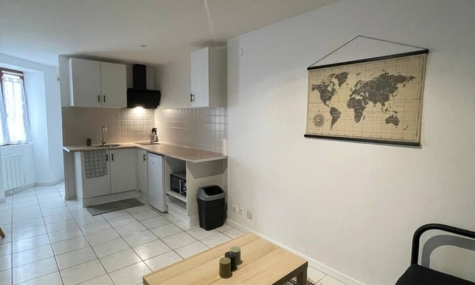 Issoudun Apartment | Charming Studio "L'Arnon" in Issoudun - WIFI