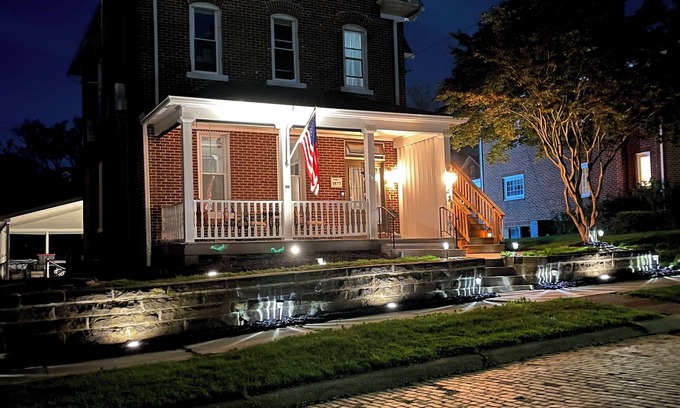 Oakmont Apartment | Charming studio with AC and WiFi in delightful Oakmont.