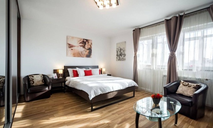 Sector 3 Apartment | Charming Studio with View – Steps from Titan Metro & Park