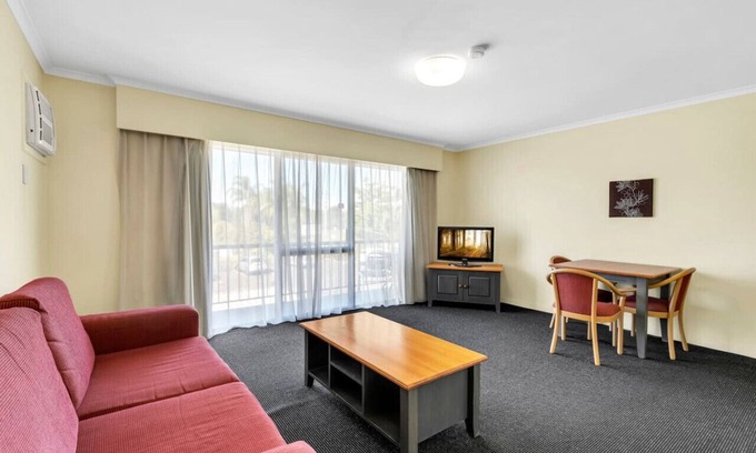 Mount Ommaney Hotel | Charming Suite Easy Access 2 CBD
