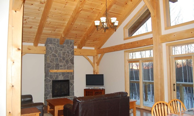 Franconia Ski Chalet | Charming, Timber framed, Mountain Chalet near Cannon Mountain - Whole house AC!