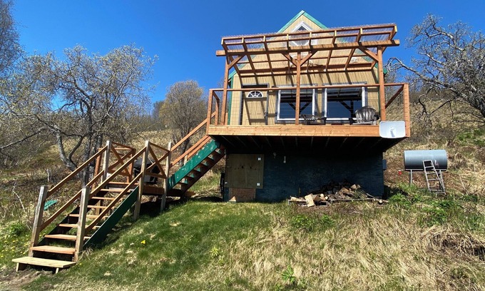Homer Cabin | Charming Up the Hill Cabin with spectacular views