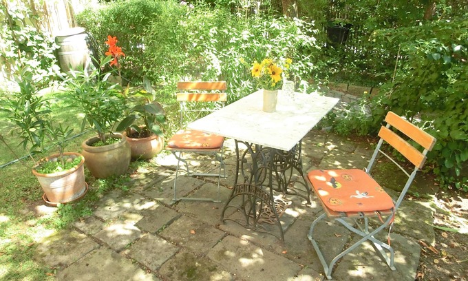 Dresden Apartment | Charming vacation apartment, relaxing in the middle of greenery in the beautiful Elbe valley