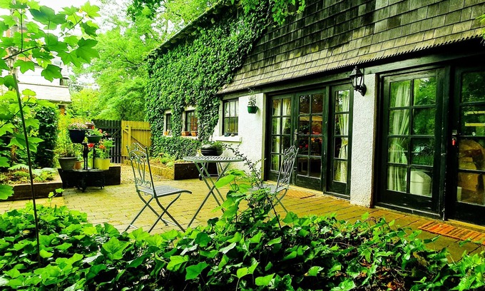 Newtownabbey House | Charming Victorian Coach House