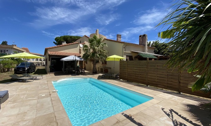 Le Grau-dʼAgde Villa | Charming villa 150 m from the sea with heated pool