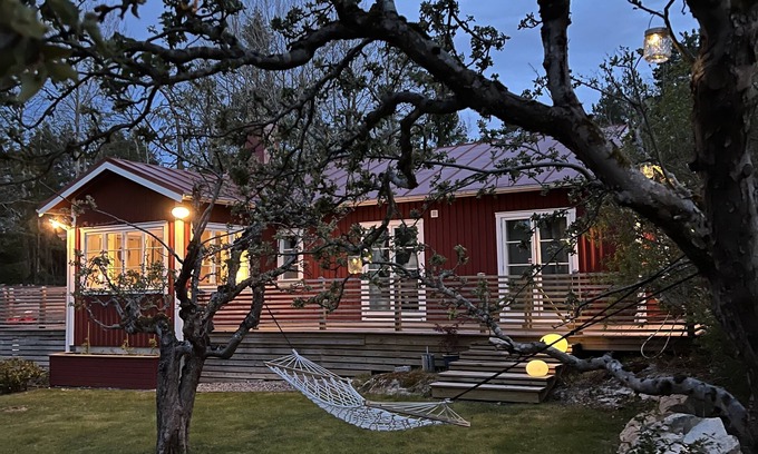 Saltsjo Boo Villa | Charming villa close to nature, lake and ocean and 25 mins to Stockholm center