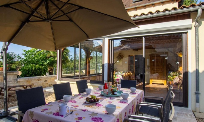 Villamblard Cottage | Charming Villa with Private Pool, Gym, and Garden Near Historic Villages