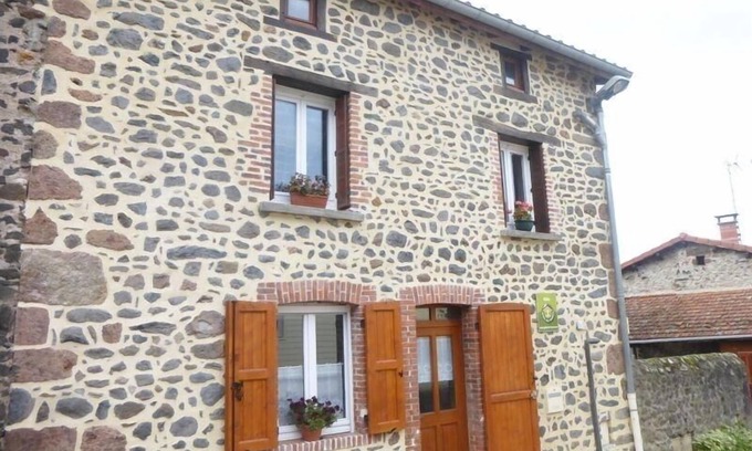 Mazeyrat-Aurouze Cottage | Charming Village House with Private Courtyard, Near Allier Gorges and Marquis de La Fayette's Birthplace