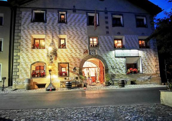 Val Muestair Hotel | Chasa de Capol - Historische Gaststätte & Weinkellerei