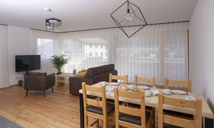 Mustair Apartment | Chasa Helvetia Duai: Newly built 3.5 room holiday flat with exclusive hotel service