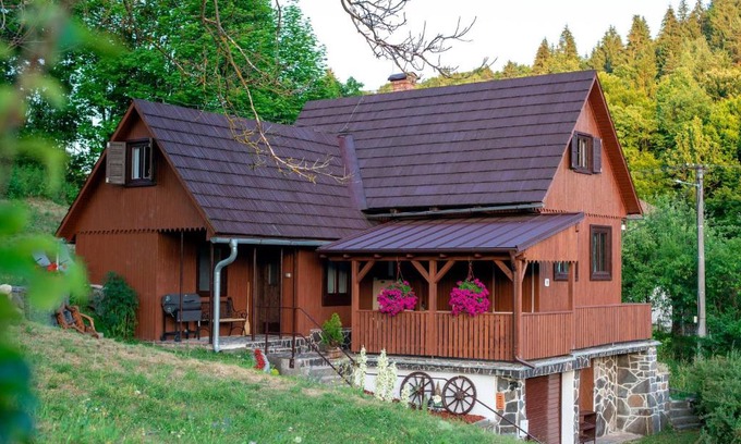 Sebedin-Becov House | Chata Gábor