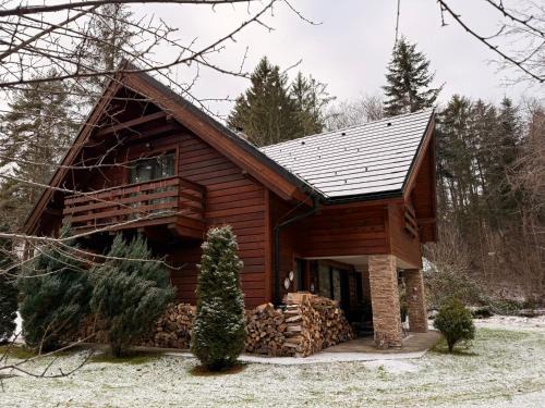Dolna Lehota Ski Chalet | Chata pri Jazere