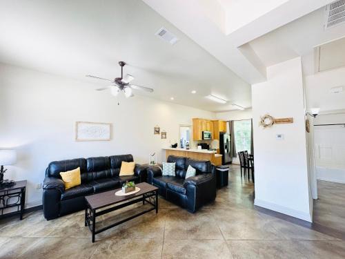 Pine Grove Apartment | Chateau 13