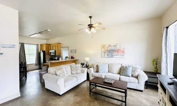 Pine Grove Apartment | Chateau 2, spacious townhouse in Tickfaw, LA