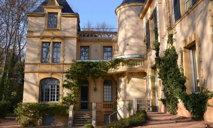 Villerest Hotel | Chateau De Champlong