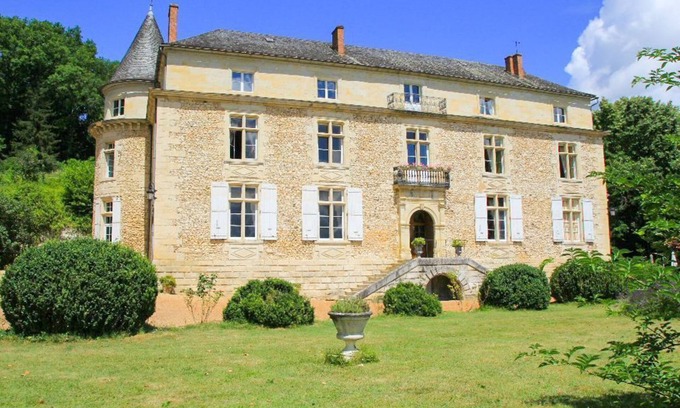 Annesse-et-Beaulieu Other | Chateau Des Bois - Six Bedroom Castle, Sleeps 12