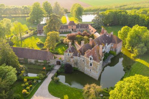 Saint-Pierre-du-Mesnil Bed & Breakfast | Chateau du Blanc Buisson