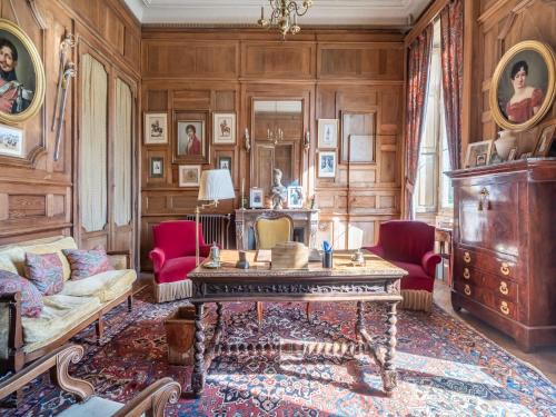 Dangeul Villa | Château in Sarthe with Heated Pool