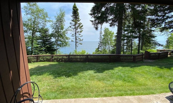 Tofte Condo | Chateau LeVeaux Unit 3