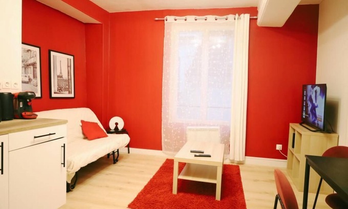 Chateau-Thierry Apartment | Château Rubis - Spacious T2 in the city center