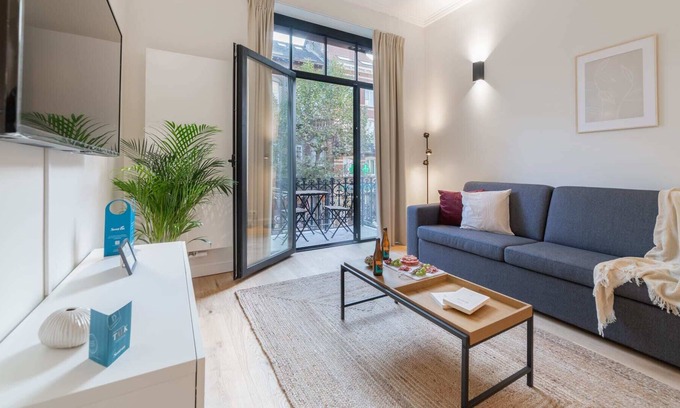 Ixelles Apartment | Chatelain III - One Bedroom Apartment, Sleeps 4