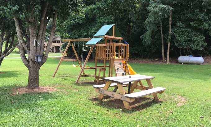 Hayesville Hotel | Chatuge Mountain Inn