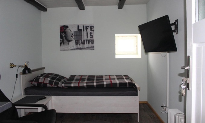 Toppenstedt Other | Cheap accommodation f. Craftsmen and Fitters south. around Hamburg