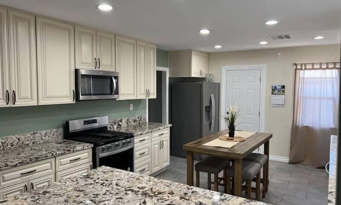 Hawthorne House | Cheerful 2 br/1 full bath home near SoFi/Beaches