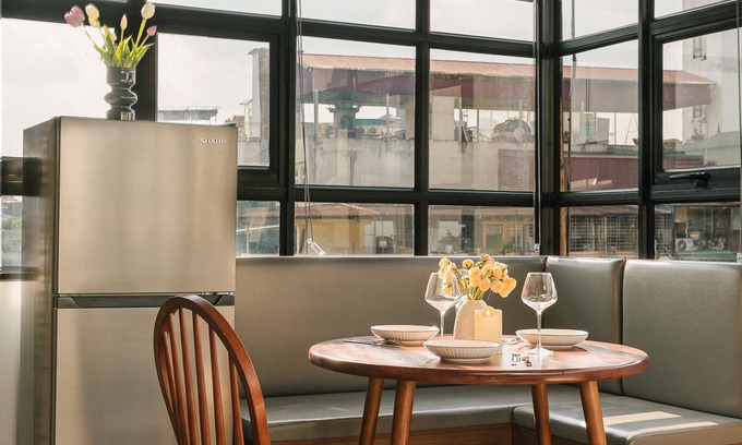 Hang Buom Apartment | Cheerful 2BR Apartment Sunlight w Local Street View