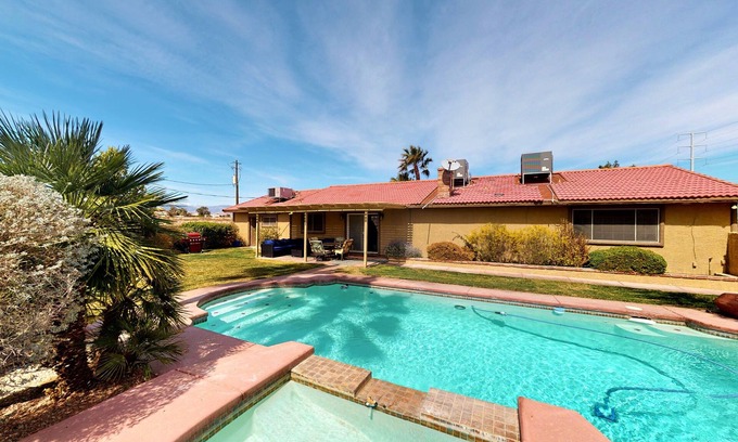 Enterprise Villa | Cheerful 3Bd, 2Br Villa w/Pool. 15 mins to Strip