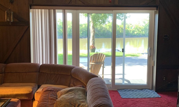 Winnipeg House | Cheerful 4 bedroom house in St. Vital on the Red River