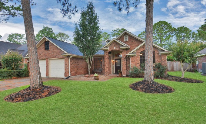 Clear Lake House | Cheerful Home in Clear Lake minutes from JSC/NASA
