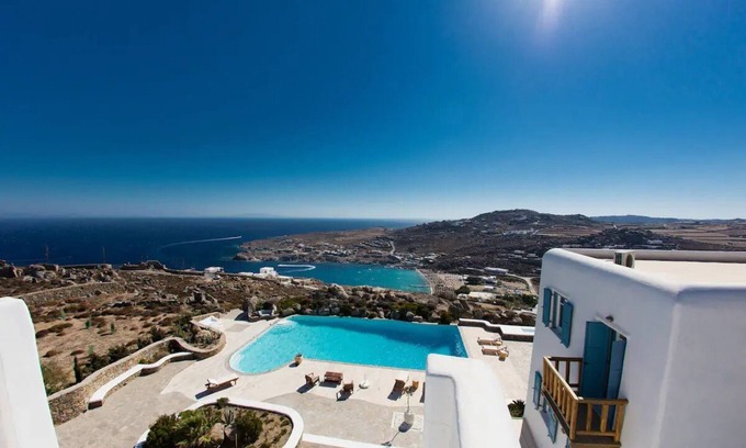 Paraga Villa | Chef included by Fantasia Villas: Paradiso 28 bdr