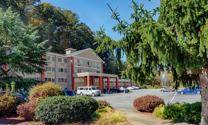 Cherokee Hotel | Cherokee Grand Hotel