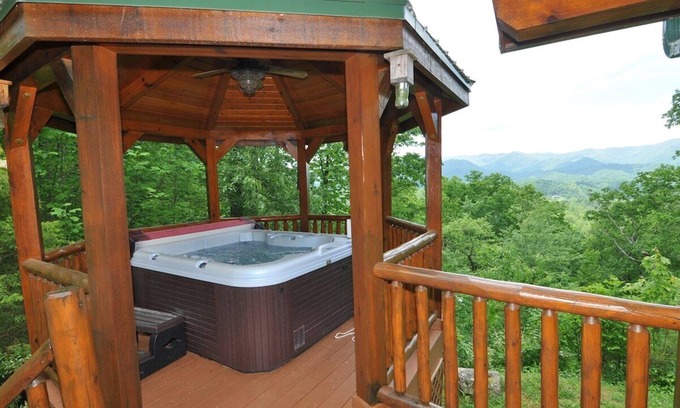 Qualla Cabin | Cherokee Ridge Retreat