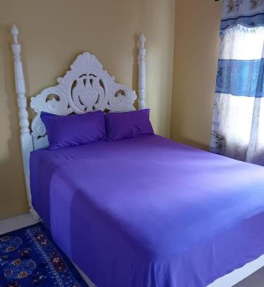 Whitehouse House | Cherry's Homestay