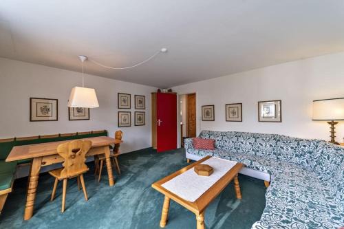 Celerina-Schlarigna Apartment | Chesa Chatrigna App 7 - Celerina