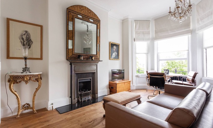 Chelsea Riverside Apartment | Cheyne Walk VIII by onefinestay