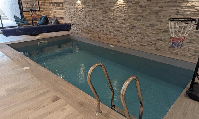 Curel House | CHEZ ANITA