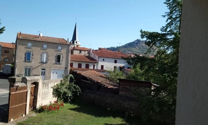 Le Breuil-sur-Couze Apartment | Chez Fabienne T1