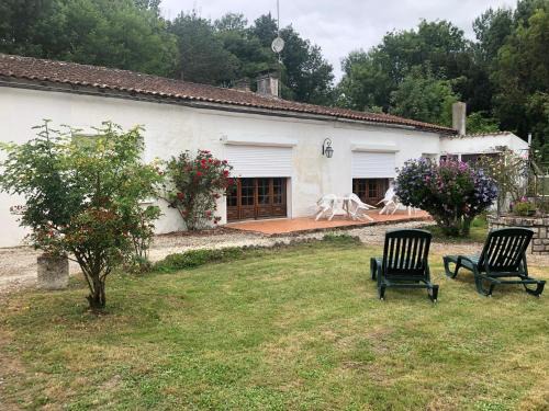 Mesnac House | Chez FIRMIN "Les Ombrages"