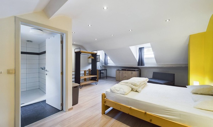 La Roche-en-Ardenne Apartment | Chez Mémé chambre jaune