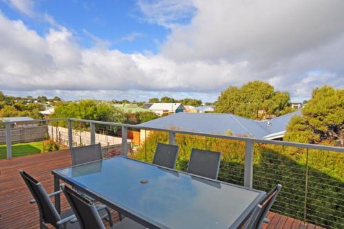Inverloch House | Chiaro Villa - Surf Side