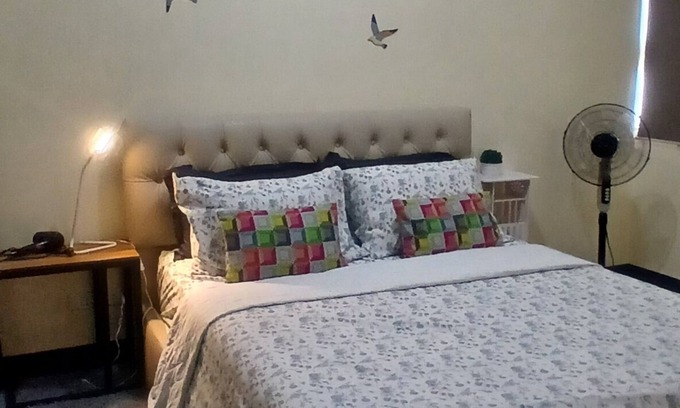 Pasay Apartment | Chic 1-bedroom apartment with AC, fitness room in vibrant Pasay City
