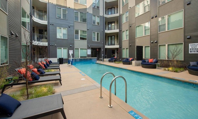Addison Apartment | Chic 1-bedroom apartment in lovely Addison with fitness room, WiFi