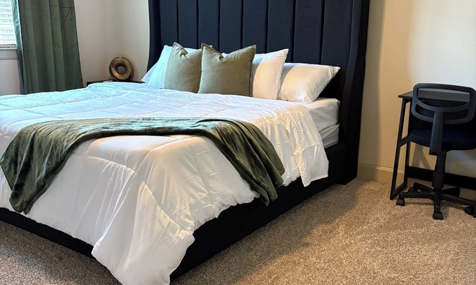 Northeast Houston Apartment | Chic 1-bedroom apartment with fitness room and AC in vibrant Houston