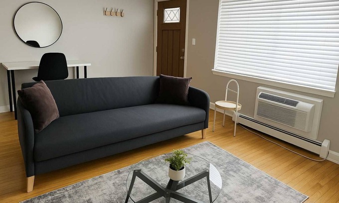Arlington Heights Apartment | Chic 1BR Apt -Arlington Heights