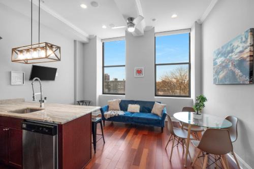 Olde Kensington Apartment | Chic 1br W Pool In Luxury Complex
