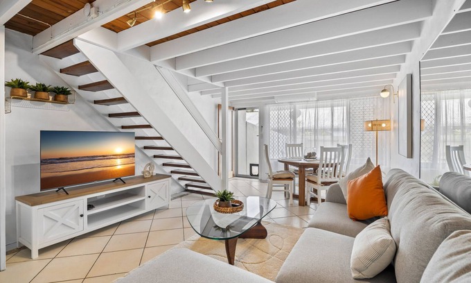 Mooloolaba House | Chic 2-Bed Cabin-Style Home by Mooloolaba Beach