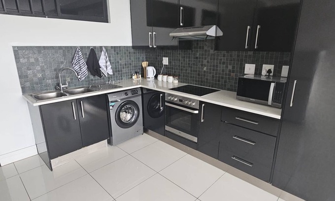 Windhoek Apartment | Chic 2-bedroom apartment with WiFi, gym in awesome central Windhoek.